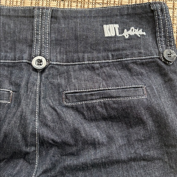 Kut from the Cloth Long Shorts, Size 4 - Picture 6 of 9